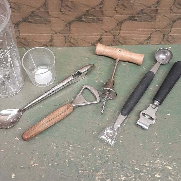 Bundle of vintage bar tender's friends with directions on mixer. - Picture 4 of 7